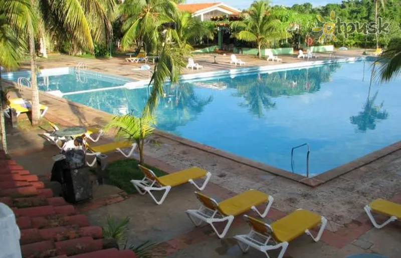 Фото отеля Las Yagrumas 2* Гавана Куба екстер'єр та басейни