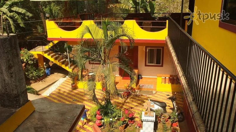 Фото отеля Yellow House 2* Північний Гоа Індія екстер'єр та басейни