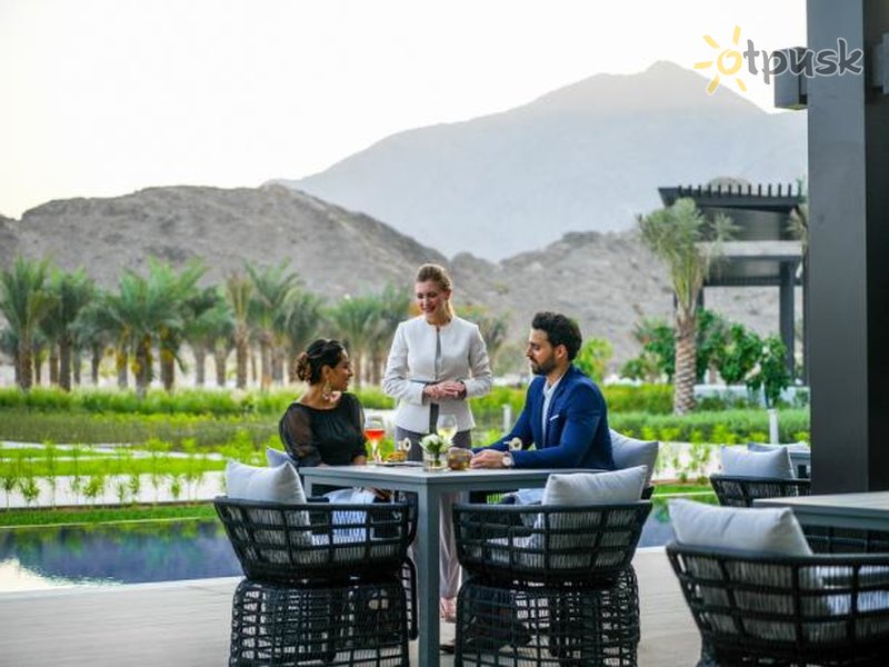 Фото отеля Intercontinental Fujairah Resort 5* Фуджейра ОАЭ бары и рестораны