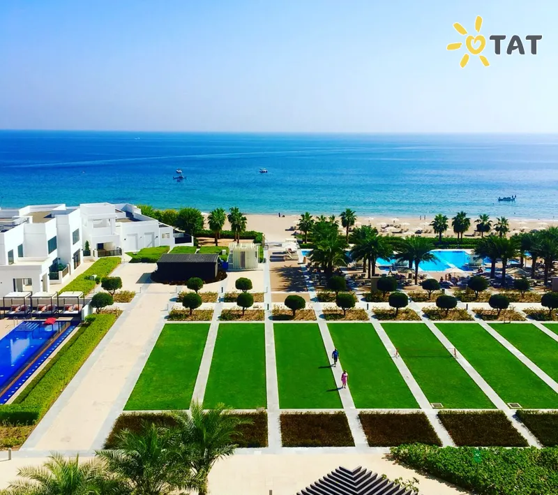 Фото отеля Intercontinental Fujairah Resort 5* Фуджейра ОАЭ экстерьер и бассейны