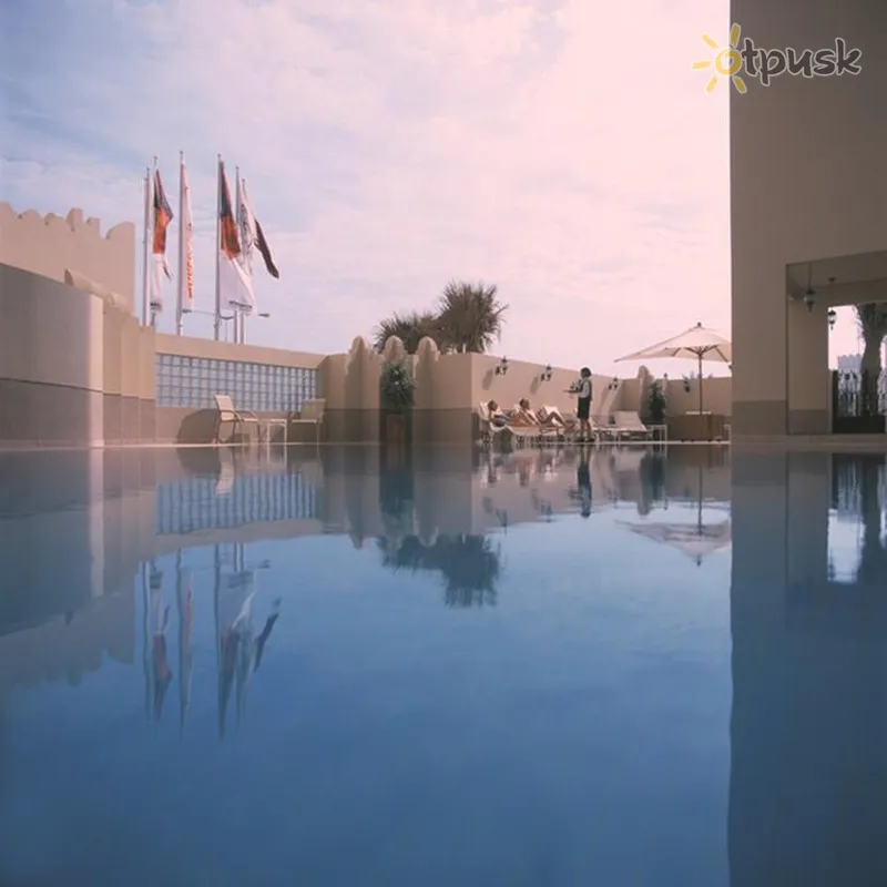 Фото отеля Mоvenpick Hotel 4* Доха Катар экстерьер и бассейны