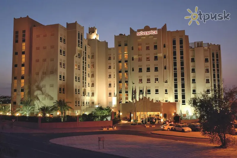 Фото отеля Mоvenpick Hotel 4* Доха Катар экстерьер и бассейны