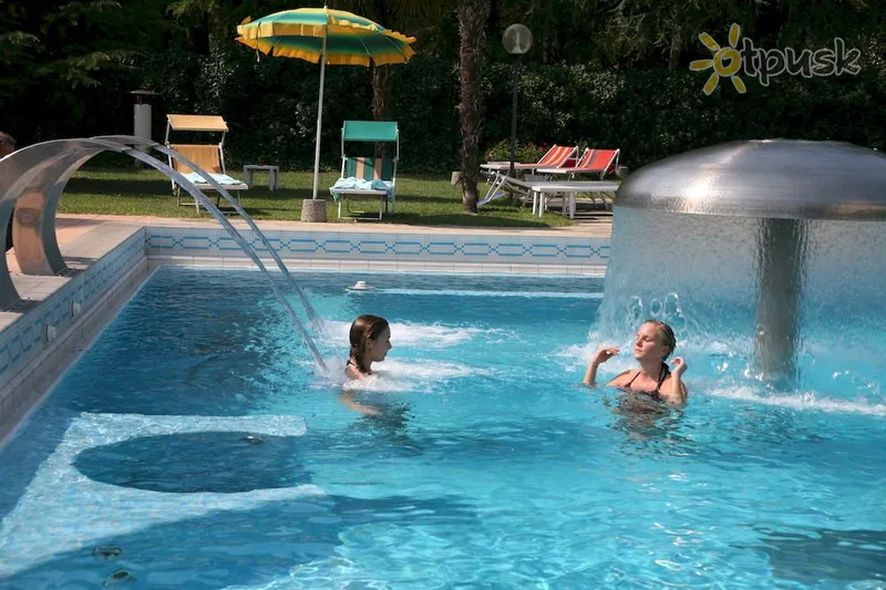 Фото отеля Commodore Terme & Spa Hotel 3* Монтегротто Терме Італія екстер'єр та басейни