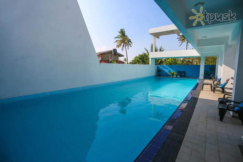 Фото отеля Twenty Two Binaweli 3* Велігама Шрі Ланка екстер'єр та басейни