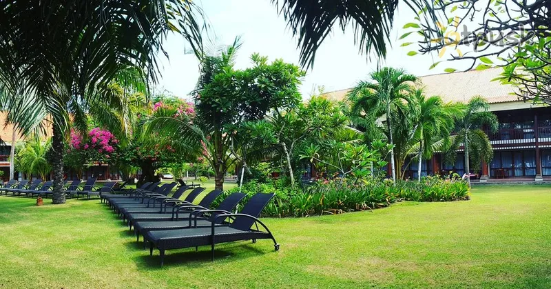 Фото отеля Inna Bali Beach Garden 4* Санур (о. Бали) Индонезия экстерьер и бассейны