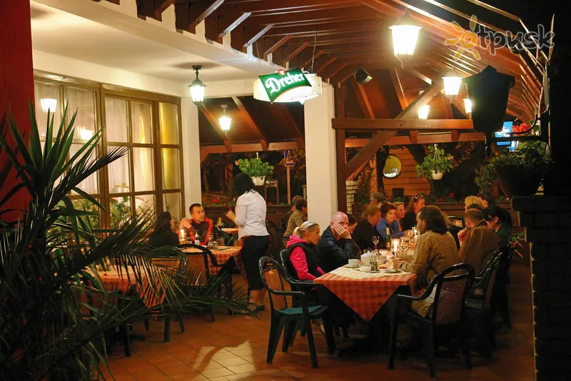 Фото отеля Korona Pension & Restaurant 3* Хевіз Угорщина бари та ресторани
