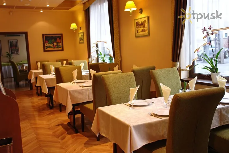 Фото отеля Korona Pension & Restaurant 3* Хевіз Угорщина бари та ресторани