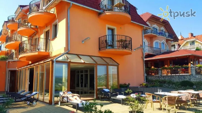 Фото отеля Fonix Club Hotel & Wellness 3* Heviz Vengrija išorė ir baseinai