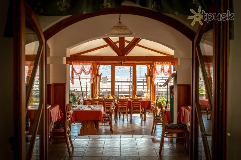Фото отеля Fonix Club Hotel & Wellness 3* Heviz Ungārija bāri un restorāni