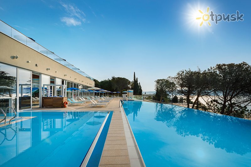 Фото отеля Valamar Girandella Maro Suites 5* Рабац Хорватия экстерьер и бассейны