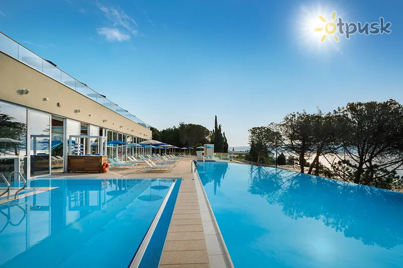 Фото отеля Valamar Girandella Maro Suites 5* Rabaka Horvātija ārpuse un baseini