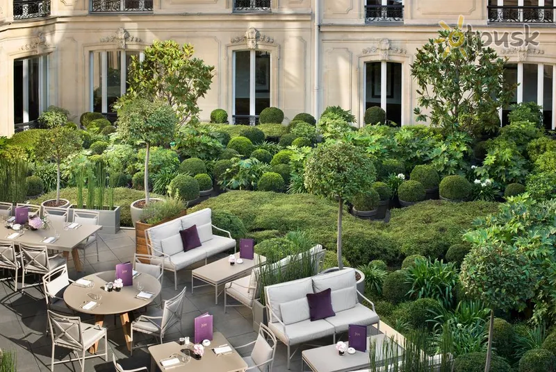 Фото отеля Barriere Le Fouquet's 5* Париж Франція екстер'єр та басейни
