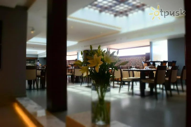 Фото отеля Millennium Hotel Doha 5* Doha Katara bāri un restorāni