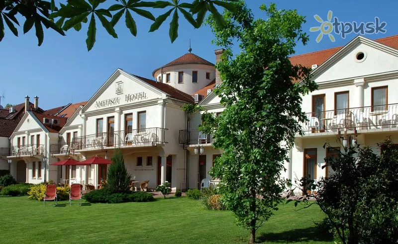 Фото отеля Ametiszt Hotel 3* Harkanas Vengrija išorė ir baseinai