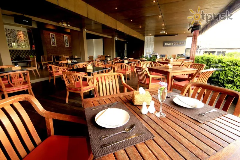 Фото отеля Rayong City Hotel 3* Паттайя Таиланд бары и рестораны