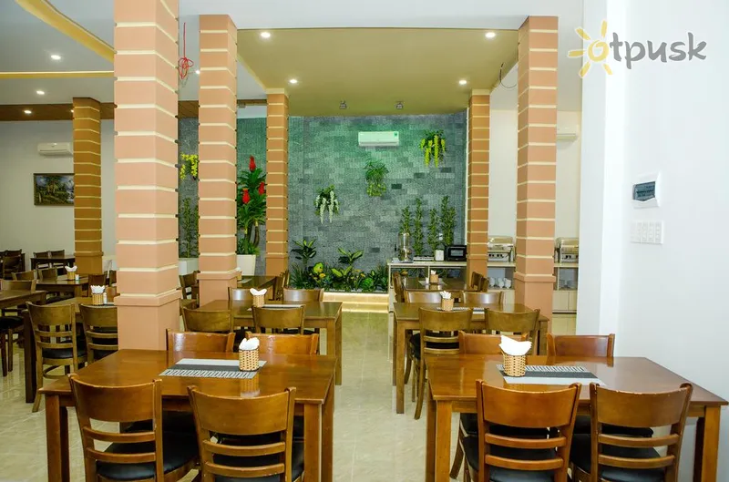Фото отеля Lucky Hotel 2* Нячанг В'єтнам бари та ресторани