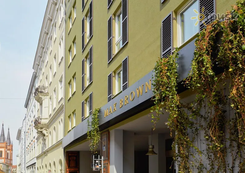 Фото отеля Max Brown 7th District Hotel 4* Vēna Austrija ārpuse un baseini
