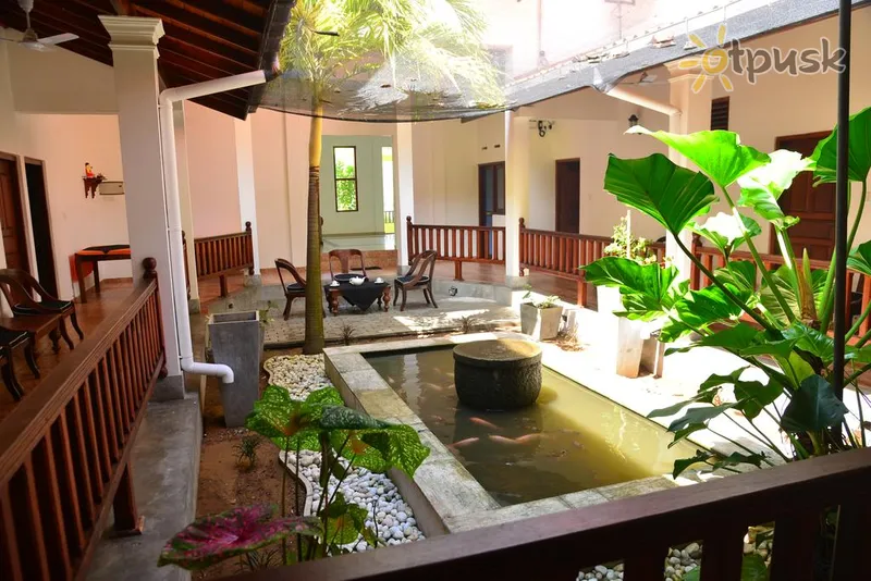 Фото отеля Sundowners 3* Хіккадува Шрі Ланка екстер'єр та басейни
