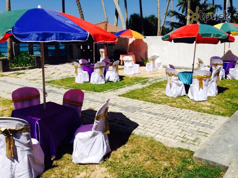Фото отеля Rainbow Beach Hotel 2* Ambalangoda Šri Lanka barai ir restoranai
