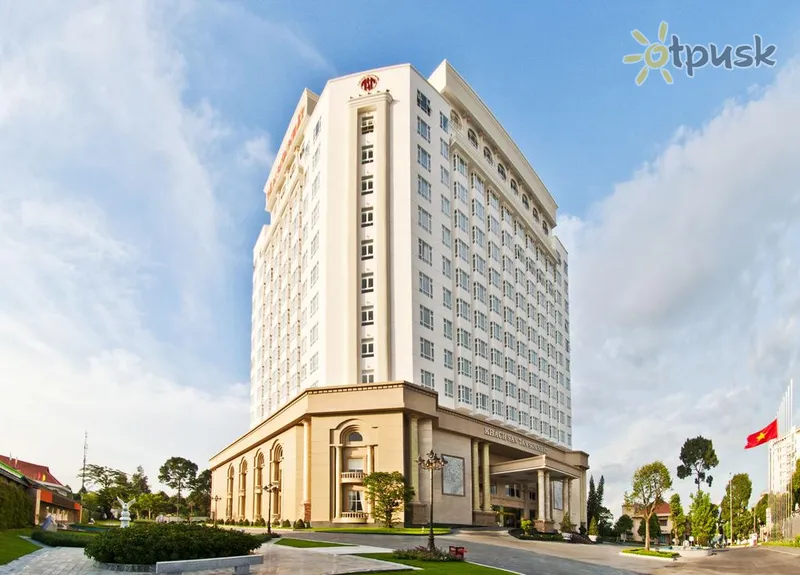 Фото отеля Tan Son Nhat Hotel Saigon 5* Хошимін В'єтнам екстер'єр та басейни