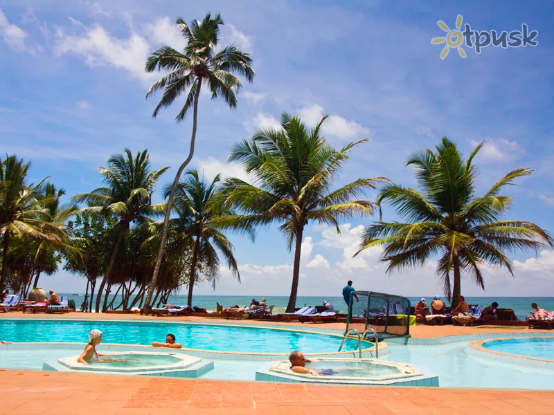 Фото отеля Induruwa Beach Resort 3* Induruva Šri Lanka išorė ir baseinai