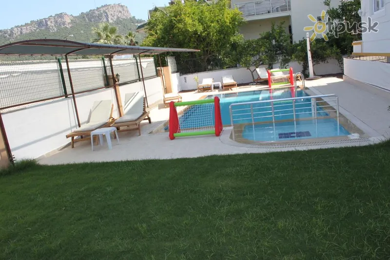 Фото отеля Kara Family Apart 2* Кемер Туреччина екстер'єр та басейни