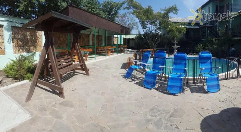 Фото отеля Чорноморець 3* Чорноморське Крим екстер'єр та басейни