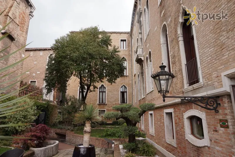 Фото отеля Pesaro Palace 4* Venecija Italija išorė ir baseinai