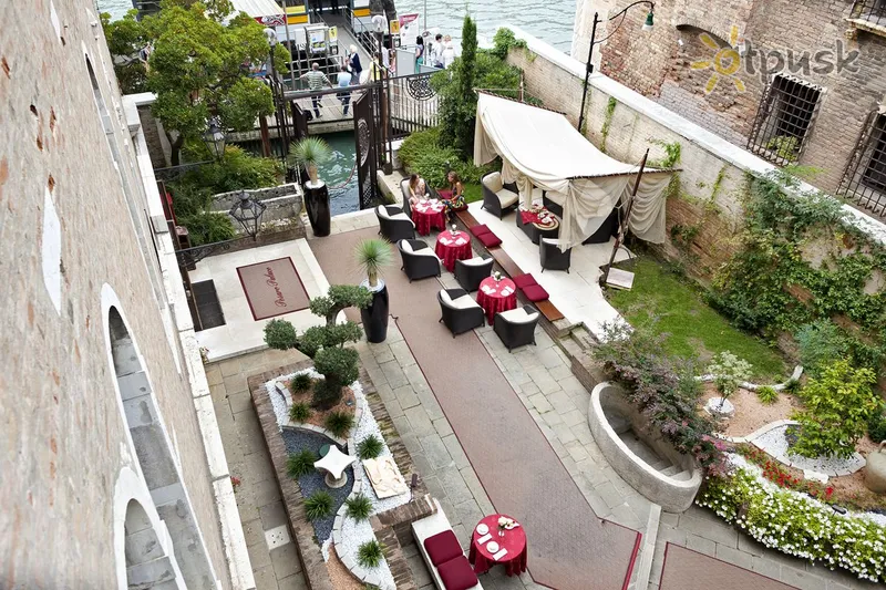 Фото отеля Pesaro Palace 4* Venecija Italija išorė ir baseinai
