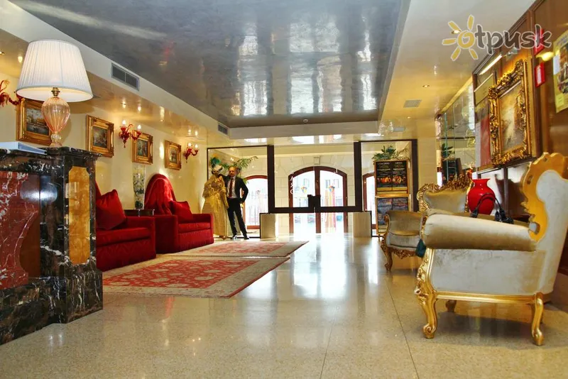 Фото отеля Pesaro Palace 4* Venecija Italija fojė ir interjeras