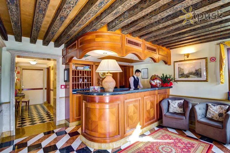 Фото отеля Antiche Figure 3* Венеція Італія бари та ресторани