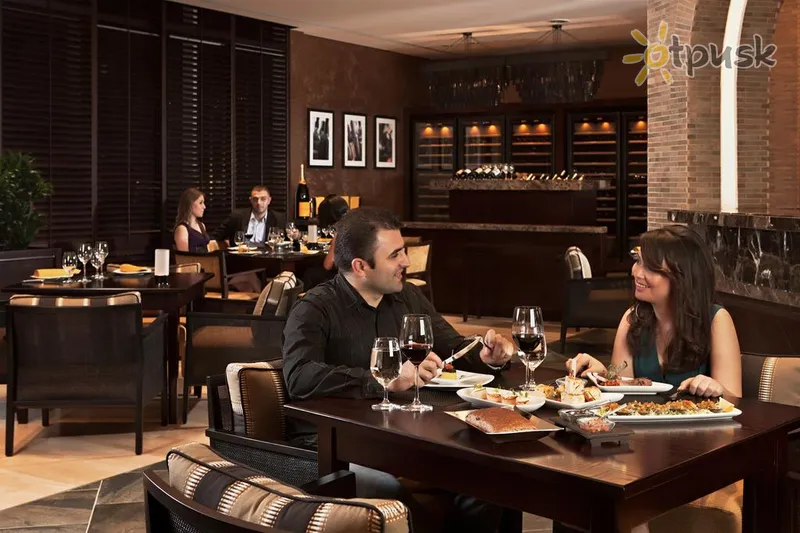 Фото отеля Hyatt Regency Oryx Doha 5* Doha Katara bāri un restorāni