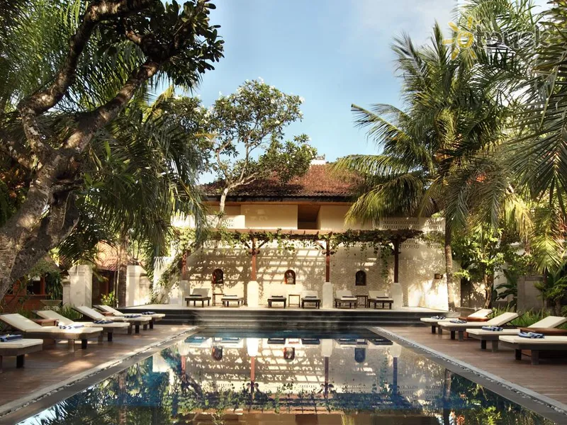 Фото отеля Griya Santrian a Beach Resort & Spa 4* Санур (о. Балі) Індонезія екстер'єр та басейни