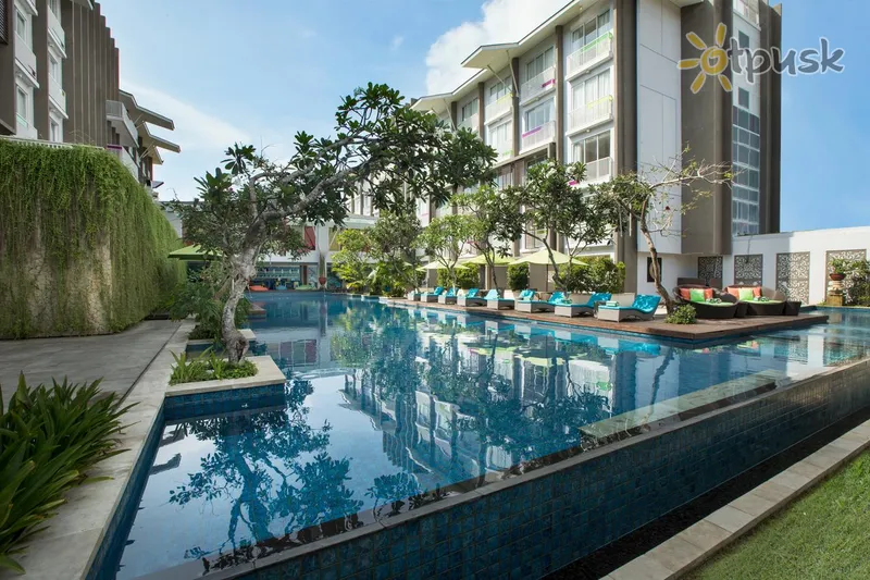 Фото отеля Ibis Styles Bali Benoa 4* Танджунг Беноа (о. Бали) Индонезия экстерьер и бассейны