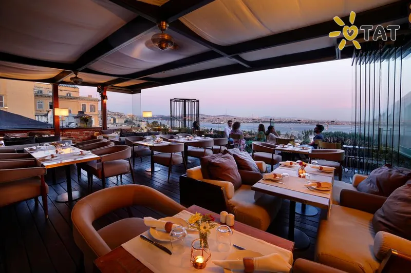 Фото отеля Georges Hotel Galata 4* Стамбул Туреччина бари та ресторани