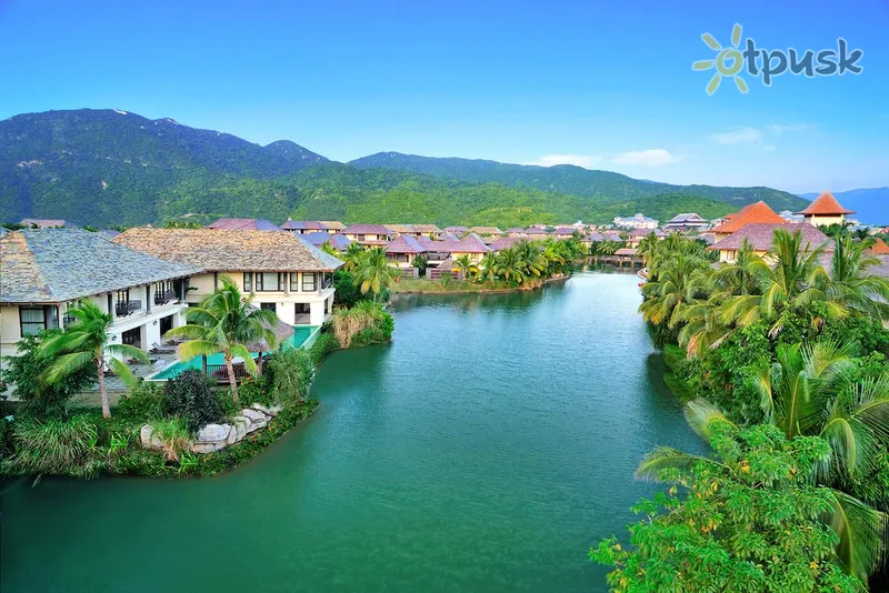 Фото отеля Yalong Bay Villas & Spa 5* о. Хайнань Китай экстерьер и бассейны