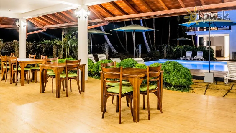 Фото отеля Green Parrot Beach Resort 4* Tangalle Šri Lanka barai ir restoranai