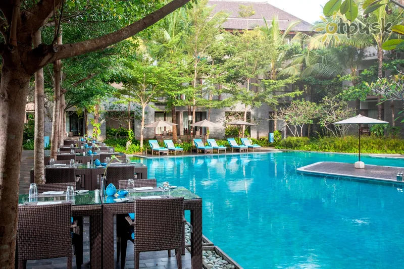 Фото отеля Courtyard by Marriott Bali Nusa Dua 5* Нуса Дуа (о. Балі) Індонезія бари та ресторани