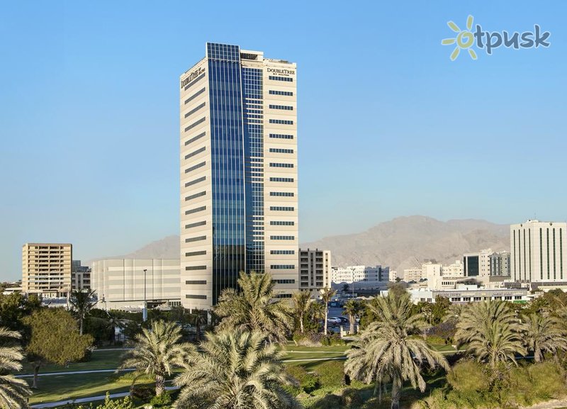 Фото отеля DoubleTree by Hilton Ras Al Khaimah 4* Рас Аль-Хайма ОАЭ экстерьер и бассейны