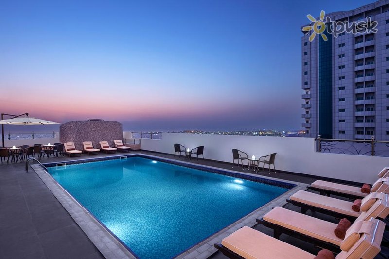 Фото отеля DoubleTree by Hilton Ras Al Khaimah 4* Рас Аль-Хайма ОАЭ экстерьер и бассейны
