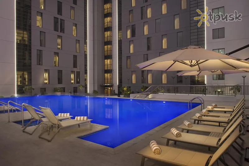 Фото отеля Hampton By Hilton Dubai Airport 3* Дубай ОАЕ екстер'єр та басейни