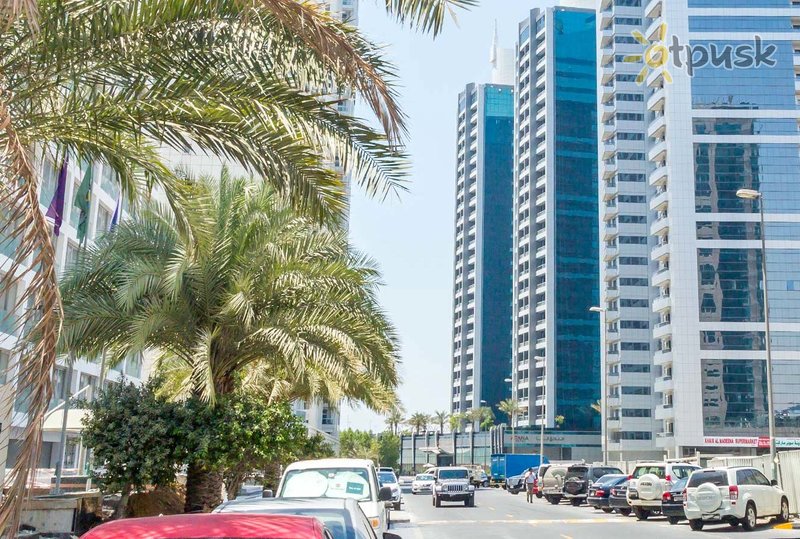 Фото отеля Mercure Dubai Barsha Heights Hotel Suites & Apartments 4* Дубай ОАЭ экстерьер и бассейны