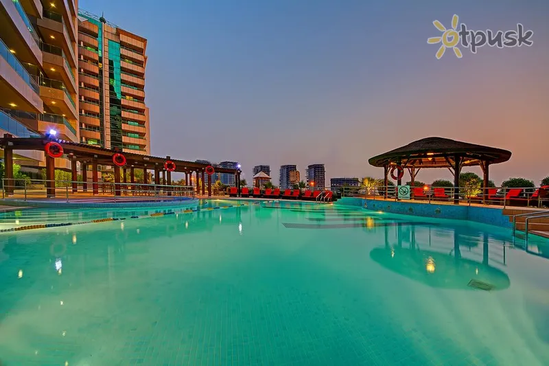 Фото отеля Copthorne Hotel Dubai 4* Дубай ОАЭ экстерьер и бассейны