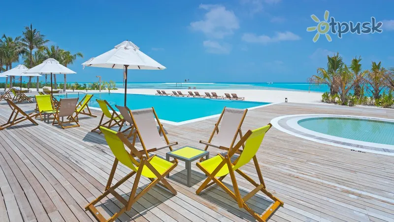 Фото отеля Innahura Maldives Resort 3* Лхавіяні Атол Мальдіви екстер'єр та басейни