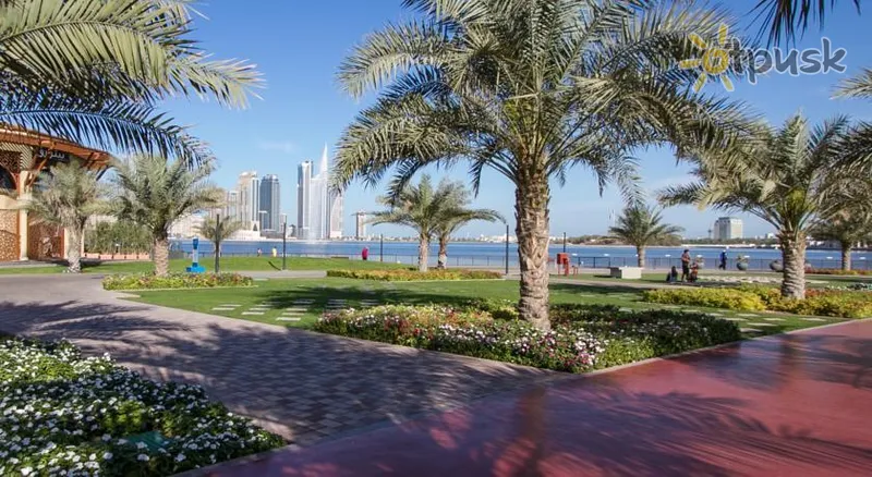 Фото отеля Holiday International Sharjah 4* Šārdža AAE ārpuse un baseini