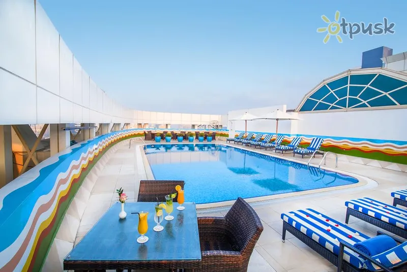 Фото отеля Grand Excelsior Hotel Bur Dubai 4* Дубай ОАЭ экстерьер и бассейны