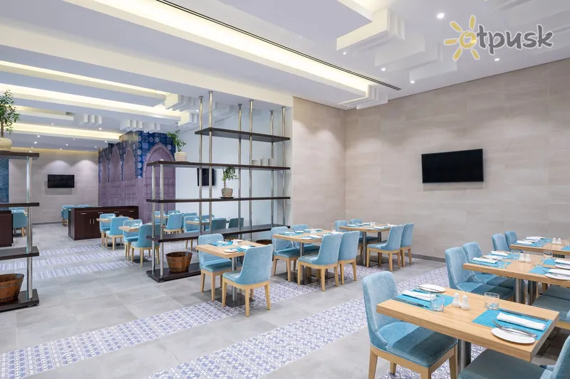 Фото отеля Four Points by Sheraton Sharjah 4* Šardža JAE barai ir restoranai