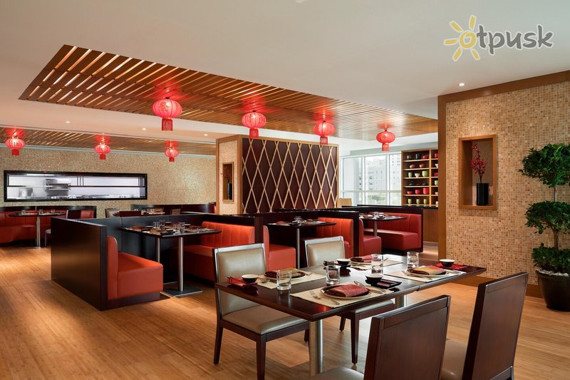 Фото отеля Four Points by Sheraton Sharjah 4* Шарджа ОАЭ бары и рестораны
