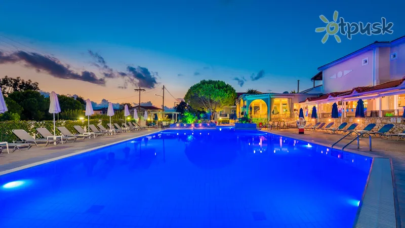 Фото отеля Dennys Inn Hotel 3* Zakintas Graikija išorė ir baseinai