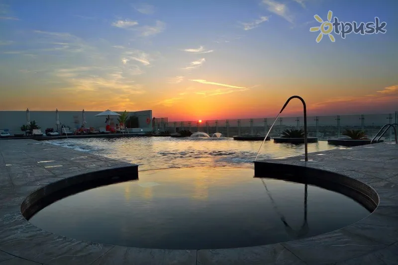 Фото отеля The Tower Plaza Hotel Dubai 5* Дубай ОАЭ экстерьер и бассейны